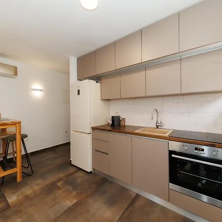 25 With Free Private Parking Appartement *