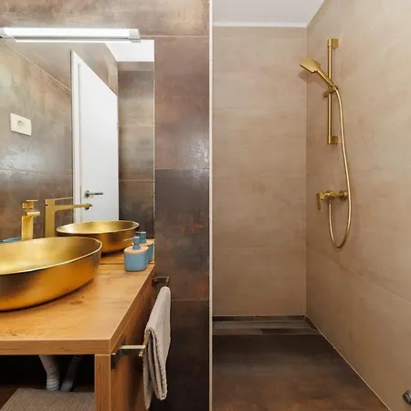 Apartment 25 With Free Private Parking